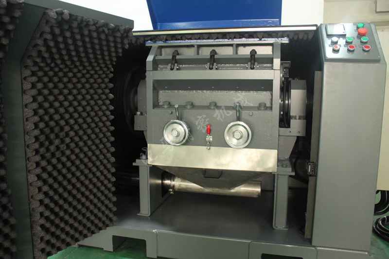 隔音破碎機(jī)內(nèi)部結(jié)構(gòu) 隔音破碎機(jī)內(nèi)部結(jié)構(gòu)
